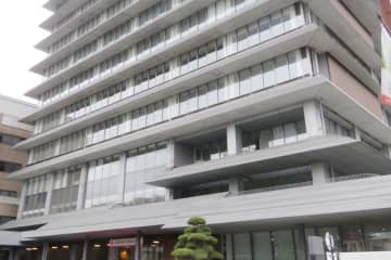 残業時間オーバー…忙しい市職員、上限を超えて働く　時間外手当は支給　労基署が是正勧告　さらに調査し47人にも手当を支払う　着替え中も労働時間に当たると指導