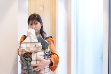 外干しした洗濯物がクサイ…4つの理由とは？どうすればニオイが気にならなくなる？
