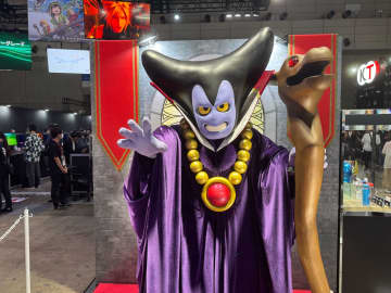 りゅうおうチェキもらえる！ TGSのスクエニブースでフォトスポットが展開中【TGS2025】
