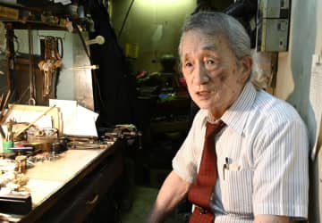 「時計を直すことができたから、あの地で命が持ちました」　戦中に海を渡った修理職人 、小樽に残る最後の店