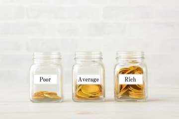 日本の平均給与は「約460万円」は手取りにするとどれくらい？平均以上稼いでいる人はどれくらいいるの？