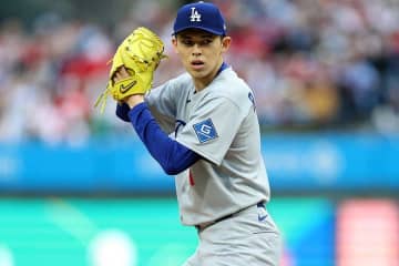 大谷翔平の振る舞いに「泣けてくる」　NHK中継で発見…佐々木朗希の降板後、向けた敬意に感激