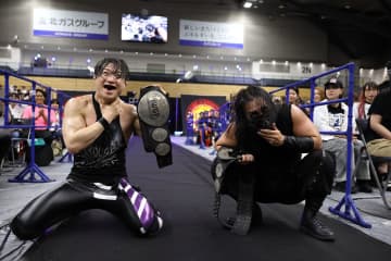【新日本】SHO＆DOUKI、ジュニアタッグV2！挑戦者組の猛攻を非情なる“一瞬の反則”で退ける「格が違うんじゃ！」