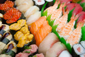 冷蔵庫でお寿司が固くならない保存のコツ７選！翌日も美味しく食べる方法
