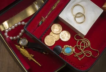 スイス人と「ブレネリ」金貨がつむぐ不変の愛