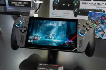 ASUSブースに「ROG Xbox Ally X」実機が登場。「東京ゲームショウ2025」
