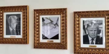 トランプ氏、ホワイトハウスに歴代大統領の肖像画を展示　バイデン氏は「自動署名機」の写真