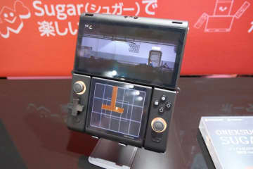 2画面搭載で変形もできるAndroidゲーム機「ONEXSUGAR SUGAR1」がTGS2025に展示中