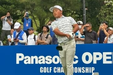 史上最年少プロの加藤金次郎はイーブンパー87位発進　“雨のち晴れ”のデビューに「前半30点。後半100点」