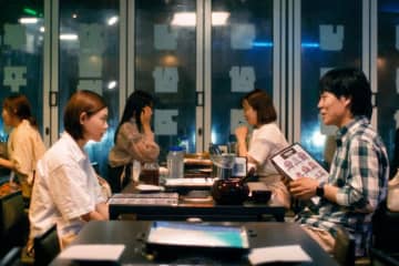 杉咲花＆令和ロマンくるまが“焼肉デート”『ミーツ・ザ・ワールド』特別映像解禁