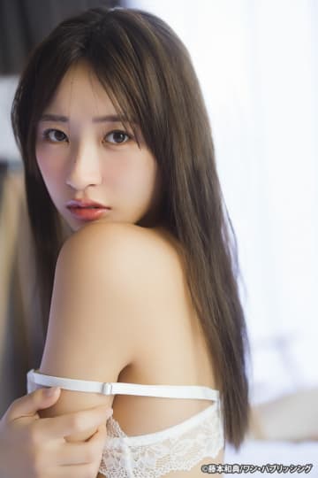 元HKT48 松本日向、1st写真集で“人生最大露出”のセクシー披露「試行錯誤しながらベストな角度を見つけて頑張りました」