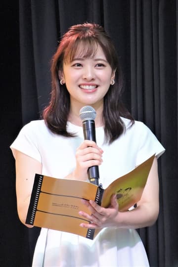 日テレ・河出奈都美アナ、人気アナと日帰りサウナ2人旅「白ノースリ」姿にファン歓喜…綾波レイのコスプレも話題