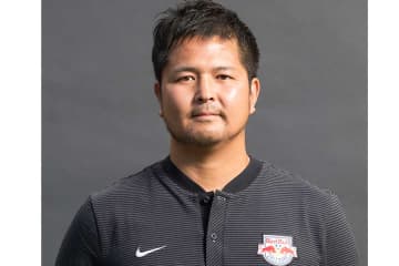J2新監督に未経験40歳「すごい経歴」　南野拓実の通訳経験…突如就任「これは驚いた」