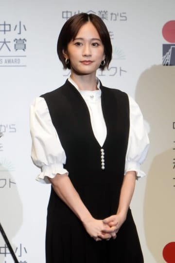 前田敦子、キンタロー。との2ショットに「似てます」「姉妹」と反響