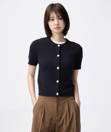 【GU】1,990円の半袖カーディガンが高評価の理由とは！？口コミでわかった人気の秘密。それは『高見えするデザイン』と『一枚二役』の着回し力だった
