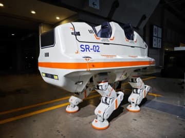 アスラテック、巨大4脚歩行ロボット「SR-02」の新モーション開発で技術協力