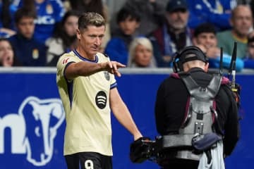 バルサ、ミスから先制許すも“後半3発”で逆転勝利！　途中出場のレヴァンドフスキが決勝弾マーク
