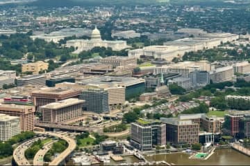 米政権、政府閉鎖なら職員を大量解雇と「脅迫」