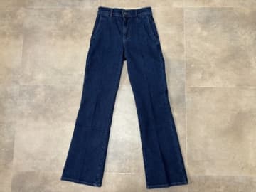 ユニクロで値下げ中の今が買い！最強美脚ジーンズで着回しのお悩み解決！《着用レビュー》