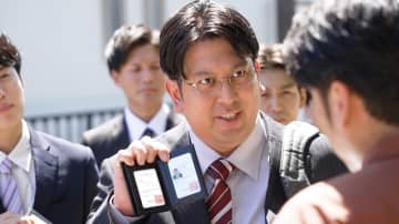 レインボーが国税局若手調査官として、1億円の税逃れを摘発！ジャンボたかおが悪徳社長の自宅で発見した2つの“たまり”の隠し場所とは…