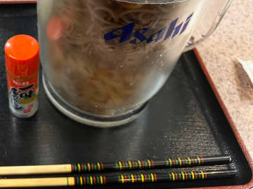 飲食店の珍メニューに「五度見した」　大きなピッチャーに「これでもか」と詰まっていたのは？