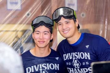 大谷翔平と韓国人野手キム・ヘソン、シャンパンまみれの2SHOTも！ドジャース地区4連覇に韓国紙も絶賛「まさに“MLB最強”」