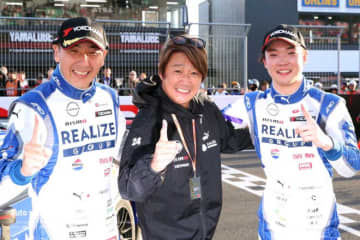 近藤真彦監督2016年以来のGT500優勝「叫びすぎて、喉が枯れました」。SUGOでマッチしたヨコハマタイヤとクルマ
