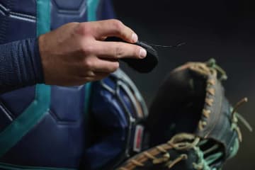 【MLB】捕手がサインを出す時代はもう終焉？　マーリンズが“斬新すぎるピッチコム活用”に手応え「今こそ導入に最適」