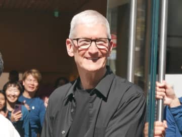 ティム・クックCEOも駆けつけ！Apple銀座がグランドリニューアルオープン
