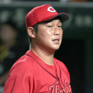黒田博樹氏も「やる気なし」…広島新井監督の来季続投は“他にいないから”の消極的理由だった