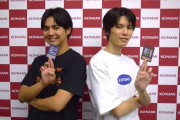久々の再会を「最高」の連携で楽しむ　片寄涼太＆萩原利久、サッカー愛を語る