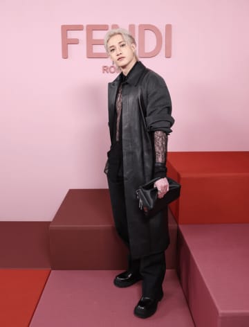 Stray Kids バンチャンからSnow Man 目黒蓮まで！「FENDI」ファッションショーに登場