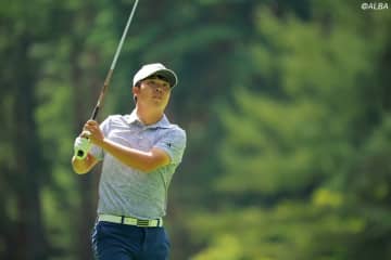 ＜速報＞22歳レフティが首位浮上　史上最年少プロ・加藤金次郎はバーディ先行