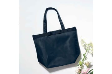 「PLST（プラステ）」ネイビーカラーの上品トートが付録の宝島社「GLOW」11月号発売