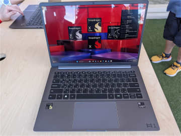 Snapdragon X Elite搭載の“AIエージェントPC”が登場、元楽天モバイルのタレック・アミン氏のHUMAINから