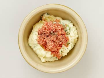 普通のポテサラに飽きたらやってみて！　一瞬で高級料理風になる魔法のトッピングとは