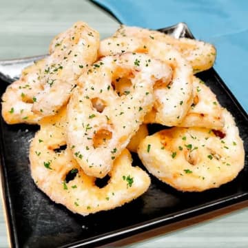 【この粉で試してほしい】「ザクザク新食感」「こっちで作ったら別格」「簡単すぎる」大人気れんこんレシピ