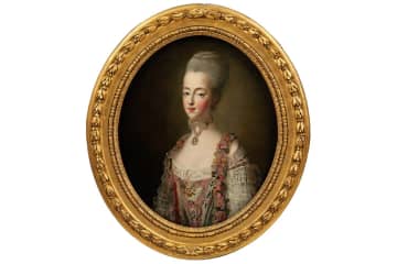 企画展「マリー・アントワネット・スタイル」横浜美術館で、ドレスや宝飾などから探る“王妃の革新性”