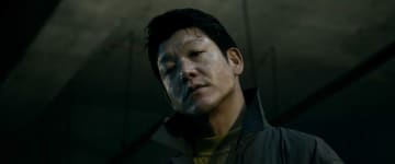 駿河太郎　鋭い眼光と抑制された演技で静かな狂気を体現　「By 6 am 夜が明ける前に」場面写真
