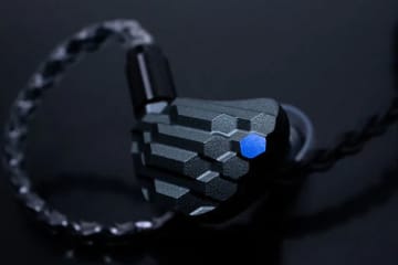 日本ディックス、香港ブランドの有線イヤフォン「Sloflo MS001GM」を発売