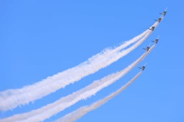ブルーインパルス、「大洗海上花火大会」飛行時間を発表！ 9月27日開催