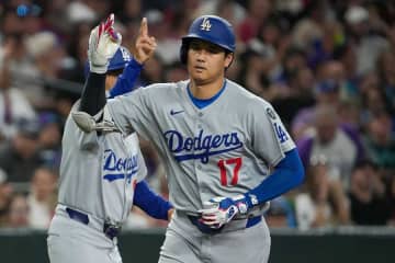 大谷翔平、衝撃54号直後に撮られた1枚「意味分からん」「これで406ft…」　ミートの瞬間に困惑