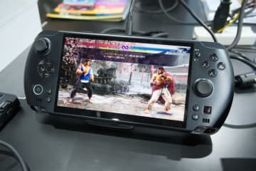 Ryzen AI Max+ 395搭載のハンドヘルド「GPD WIN 5」がTGS2025で展示中