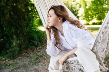 倉木麻衣、ツアーと同タイトルの新曲「リラック素〜What a wonderful world〜」を10月配信リリース