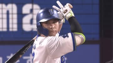 【DeNA】先制許すも即座に逆転　佐野恵太の犠牲フライで勝ち越し　山本祐大は押し出し四球をもぎ取りほえる姿