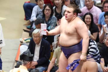 【秋場所】安青錦が大関取り起点の10勝到達　粂川審判長「次の大関候補。来場所も楽しみ」