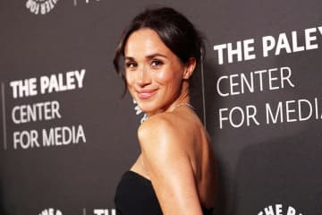 メーガン妃　これまで見たことのない巨大な「クイーン」ダイヤモンドリングを披露