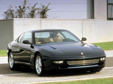 フェラーリ 456GTは、ラグジュアリーな2＋2グランツーリスモとして登場したFRモデル【スーパーカークロニクル・完全版／031】