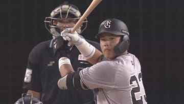 【巨人】ルーキー・石塚裕惺が4回に代打で出場　追い込まれながらバットの先でとらえるもセンターフライに倒れる