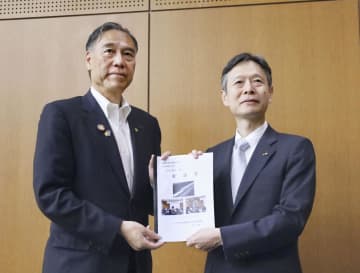 長野知事「リニア開業期明示を」　JR社長と都内で会談